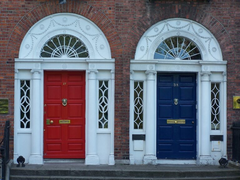 Colour Ideas for Painting Your Front Door