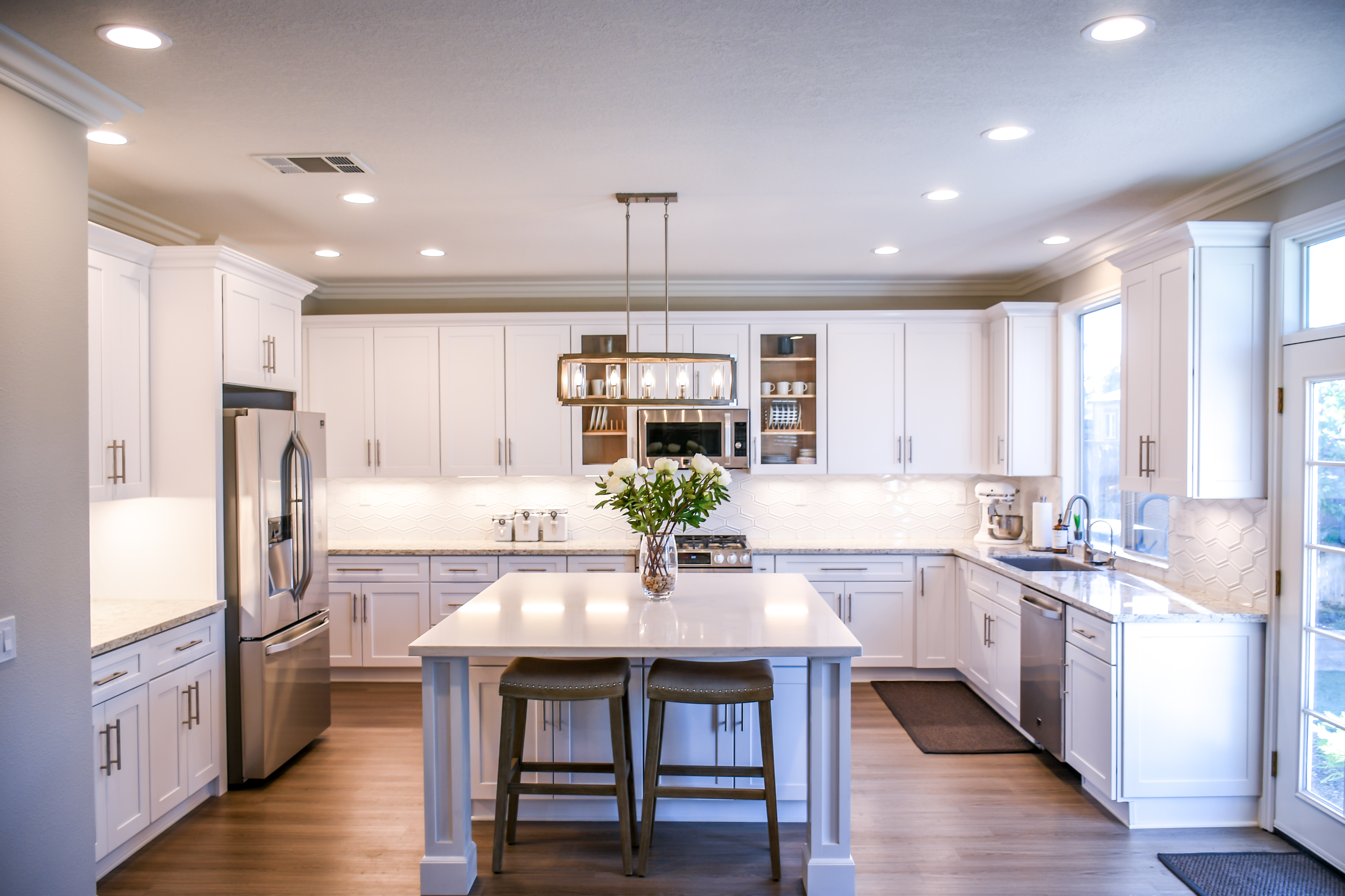 HOW MUCH DOES A KITCHEN RESPRAY COST?