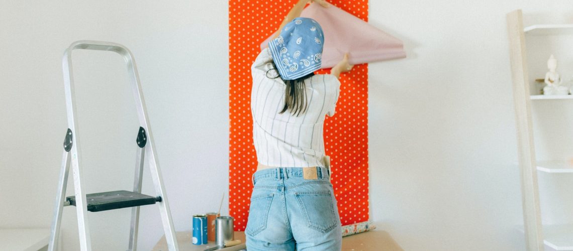 Stripping Wallpaper How to Do It Properly in a Few Steps